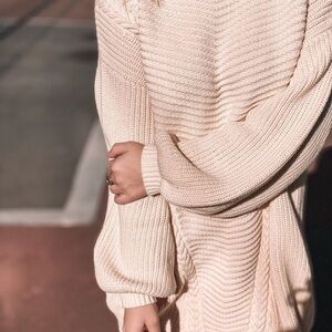 Elegant Cream Knit Mini Dress By Egreis